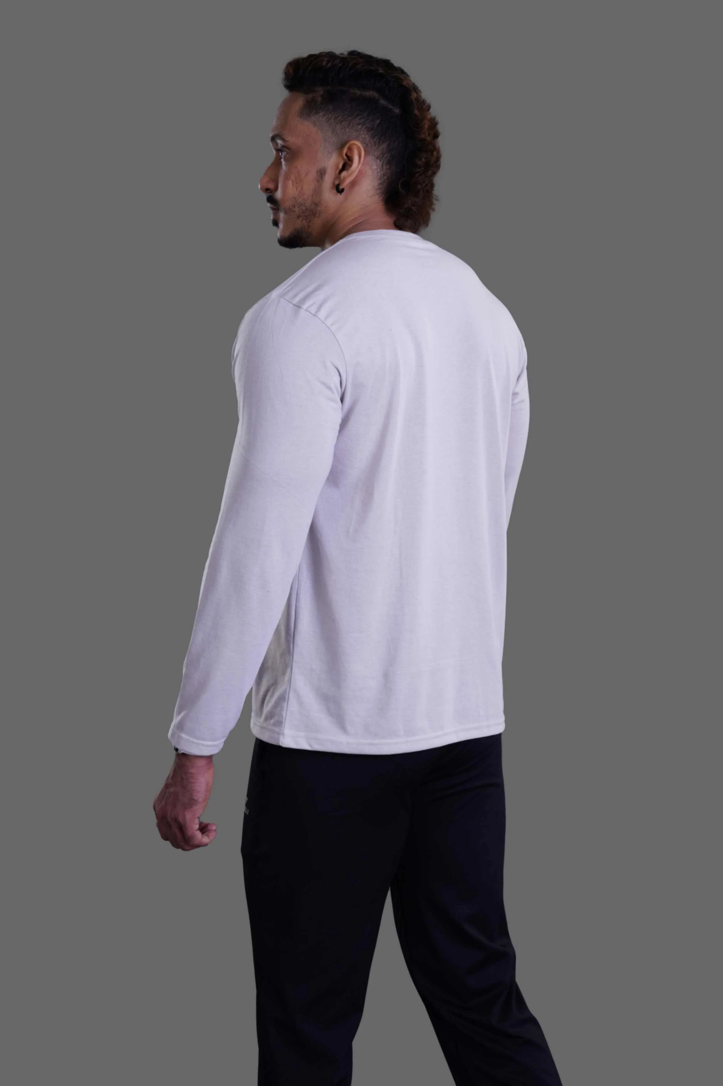 ROUND NECK FULL SLEEVES T- SHIRT - LIGHT GREY - Image 4